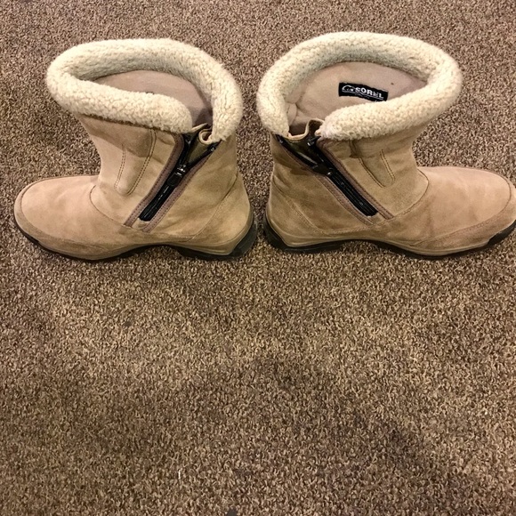 Tan Sorel winter boots, worn before but in solid condition, size 9.5 - Picture 2 of 8